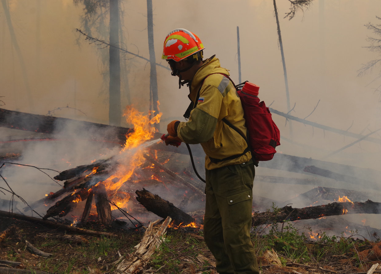 Главный специалист по ГО и ЧС Верхневилюйского района Якутии рассказал о ситуации с лесными пожарами