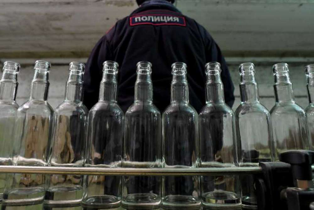 Более 950 литров алкоголя изъяли в магазинах Якутска