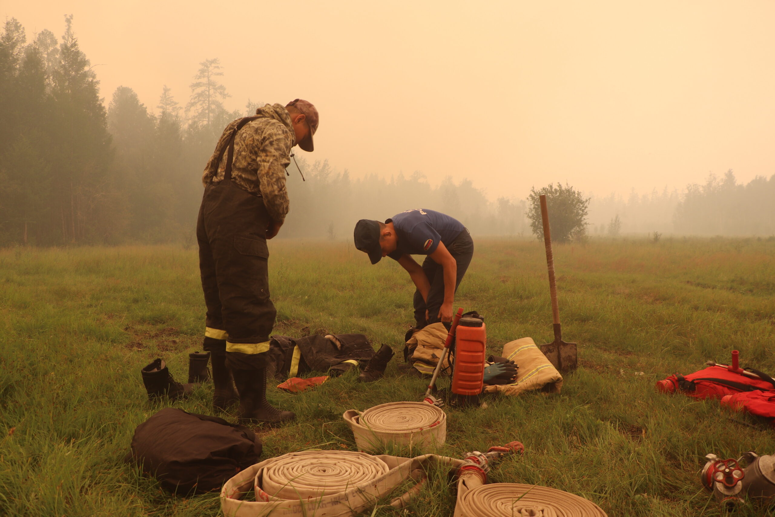 12 лесных пожаров ликвидировали в Якутии за сутки