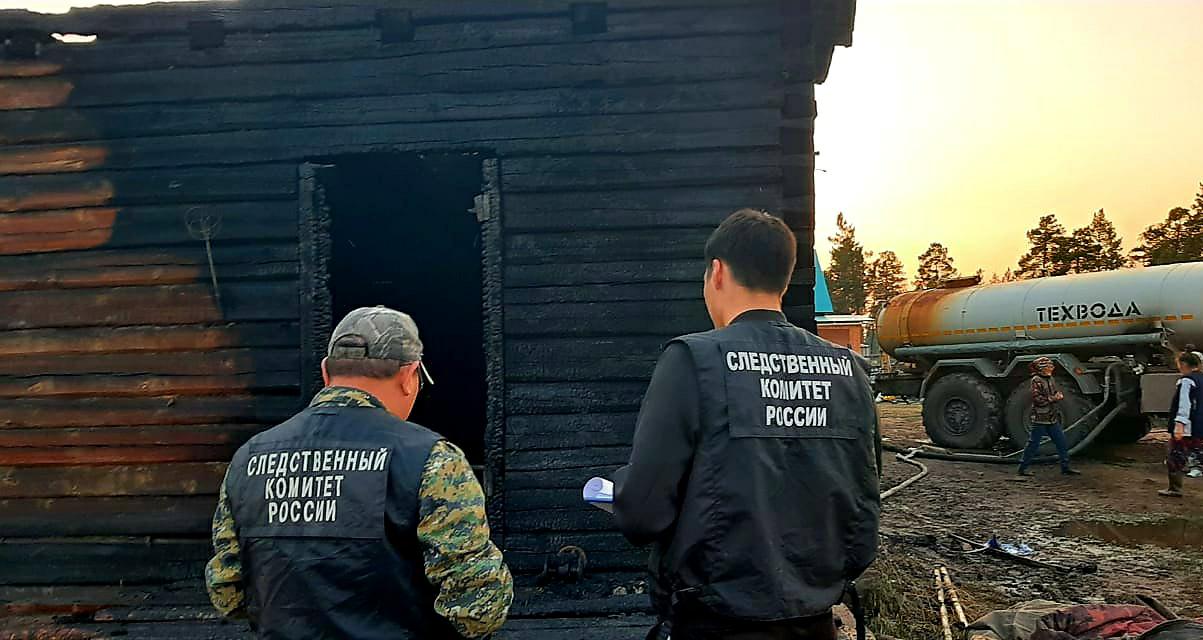 Женщина и ребенок погибли при пожаре в доме в Намском районе Якутии
