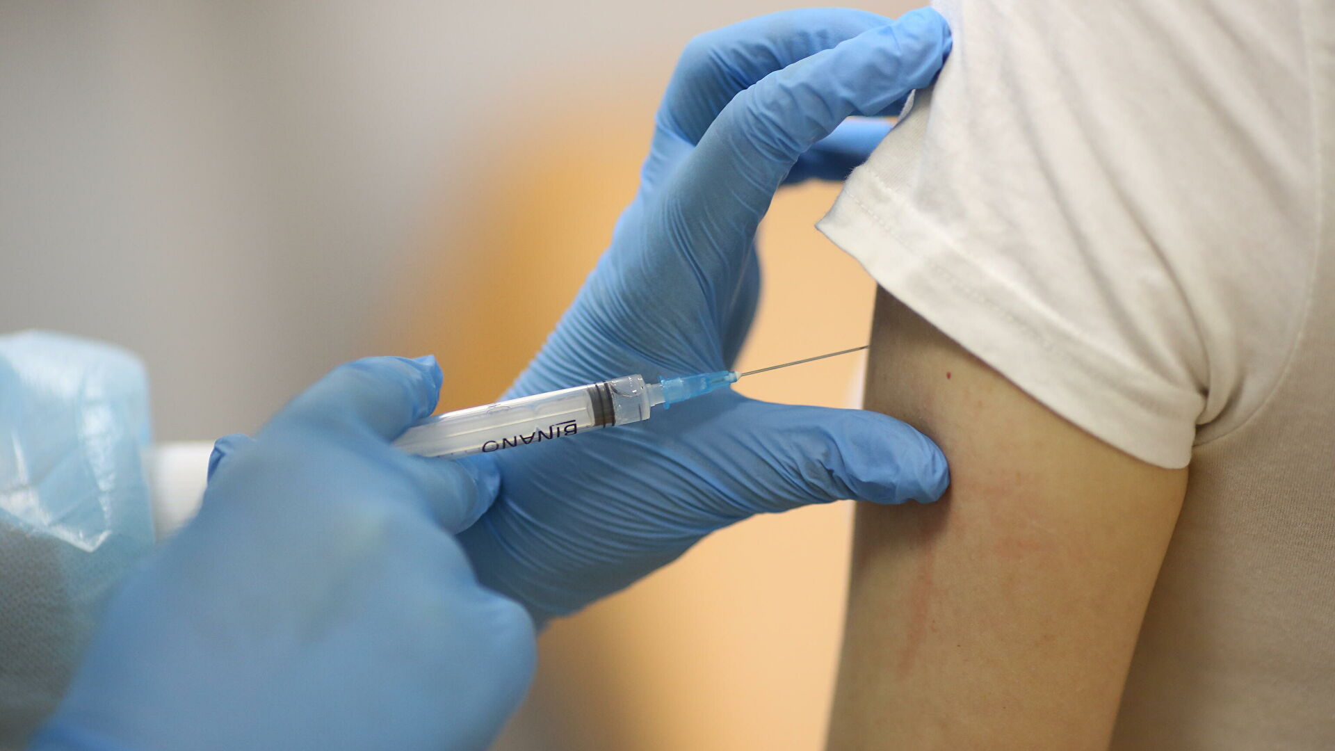 План вакцинации населения Якутии от коронавируса выполнили на 69%