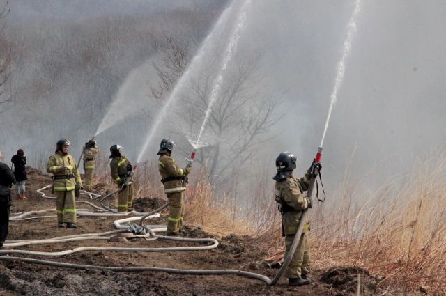 Айсен Николаев поручил ликвидировать оставшиеся пожары в течение двух дней
