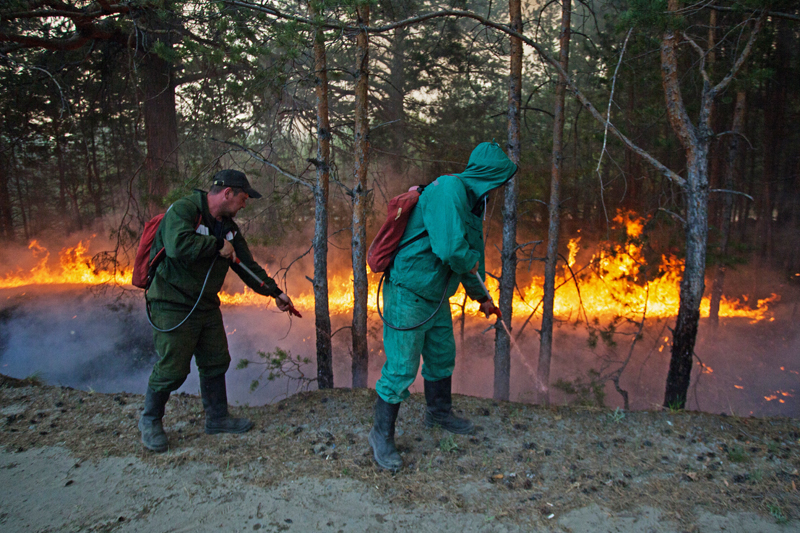 Юрий Трутнев: Населенных пунктов в зоне огня в Якутии больше нет