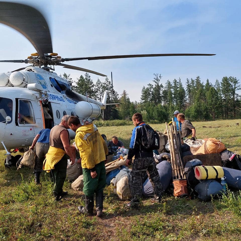 Сотрудники Авиалесоохраны вылетели в село Бясь-Кюель в Якутии