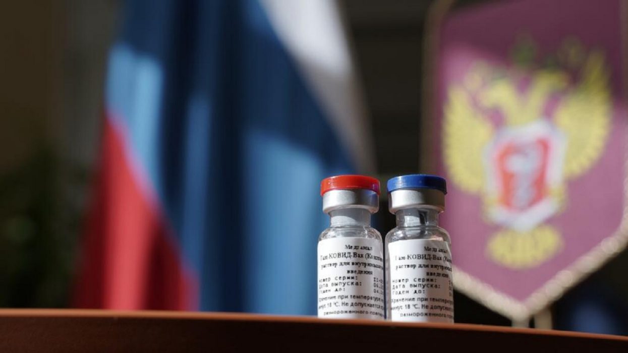 Заготовки для обновления вакцины против COVID-19 создали в РФ