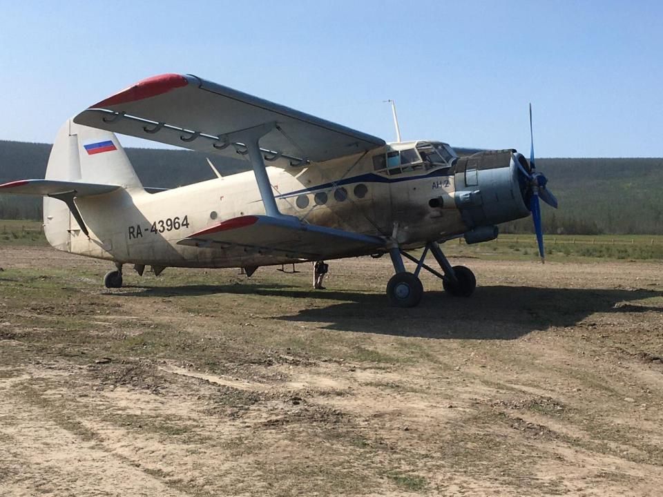 Самолет Ан-2 доставил свыше тонны картофеля в отдаленное село Эвено-Бытантайского района Якутии