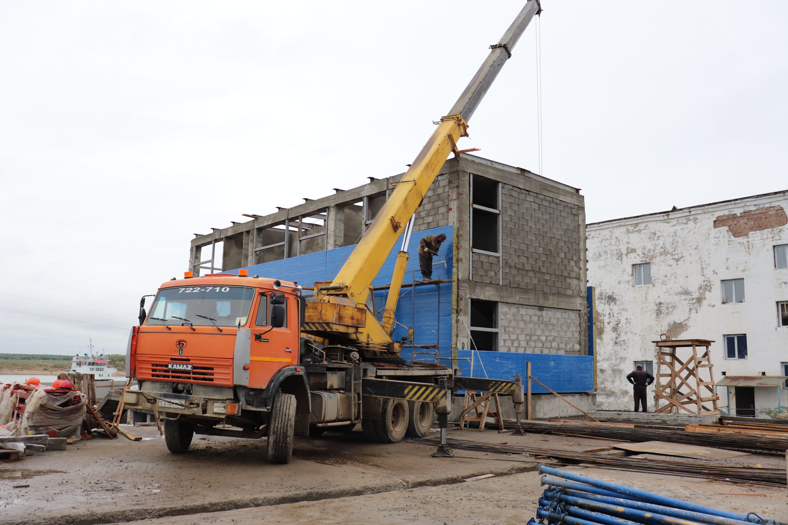 Темпы строительства канализационных сооружений нарастили в якутском поселке Жатай
