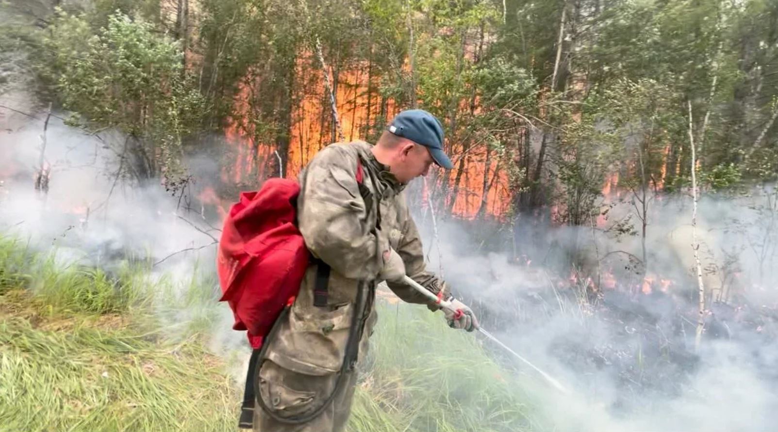 11 лесных пожаров ликвидировали в Якутии за сутки