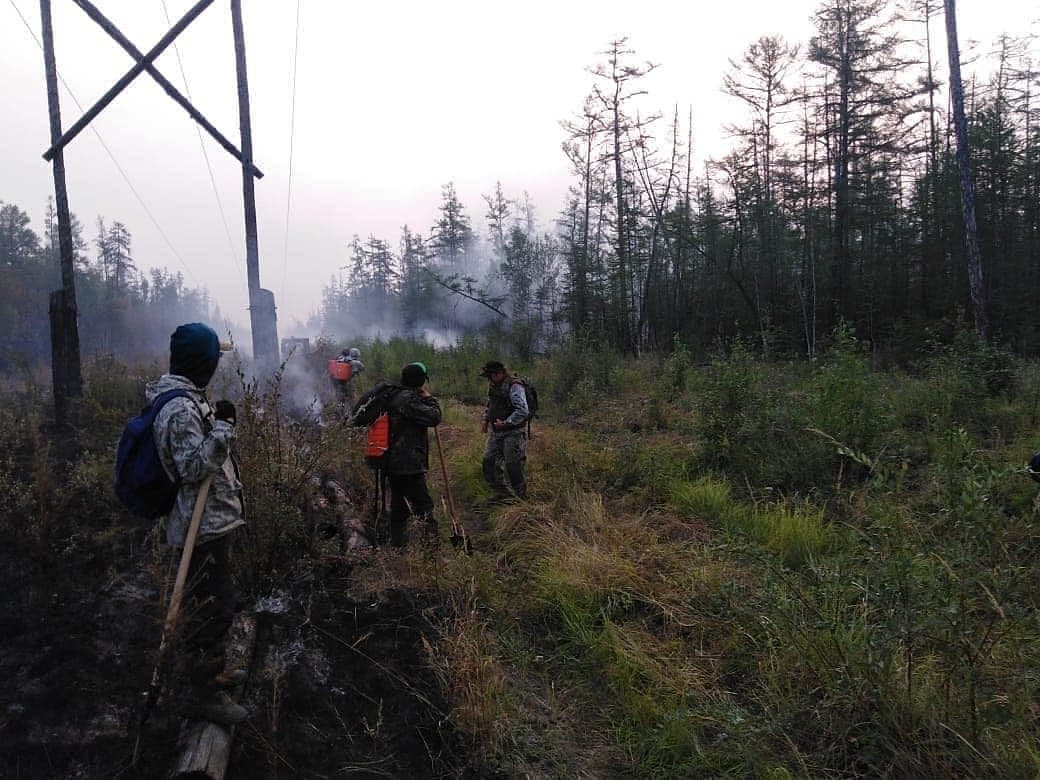 Тушением пожара в селе Ытык-Кюель в Якутии руководит Дмитрий Садовников
