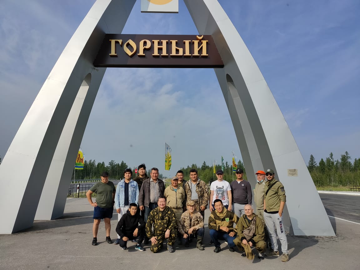 Работники министерств прибыли в Горный район Якутии для тушения пожаров