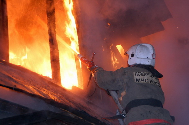 Умышленный поджог мог стать причиной пожара в частном доме в Намском районе Якутии