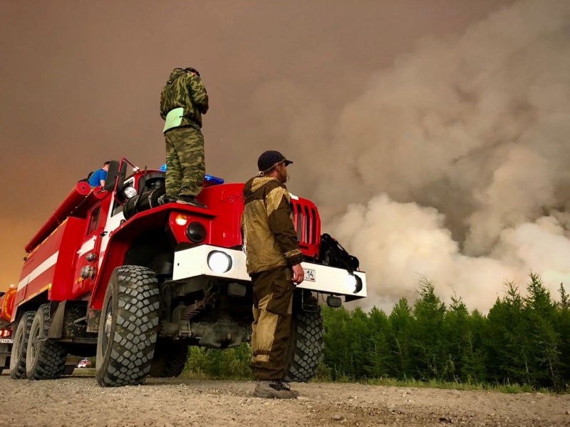 Глава Кобяйского района Якутии рассказал о лесопожарной ситуации в селе Ситте