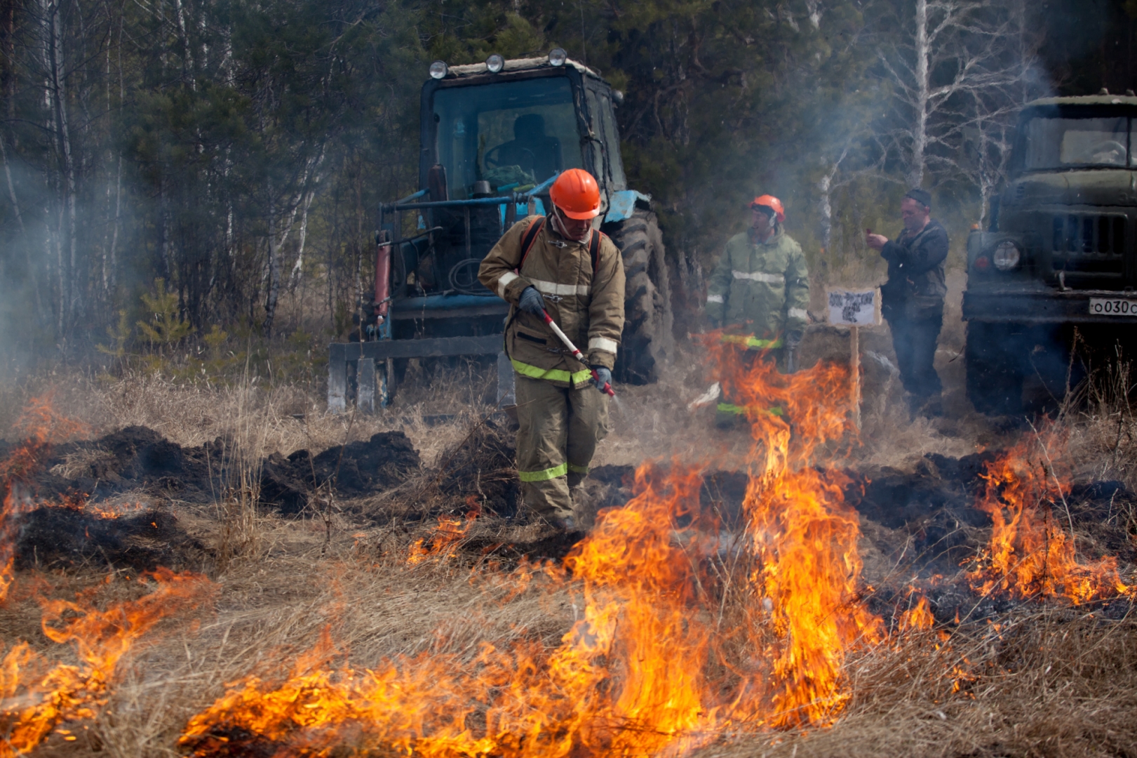 13 лесных пожаров ликвидировали в Якутии за сутки