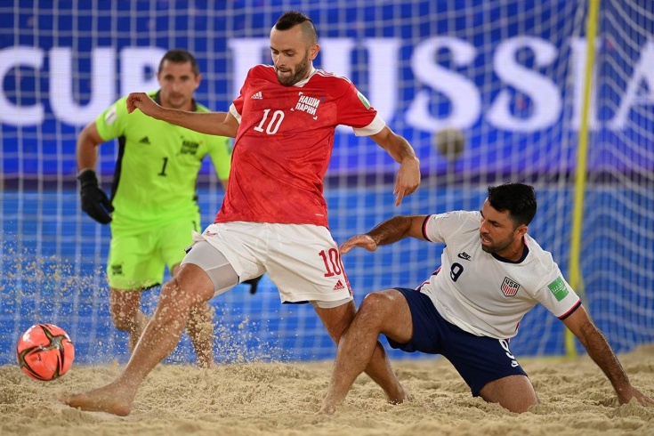 Сборная России стартовала с победы на чемпионате мира по пляжному футболу