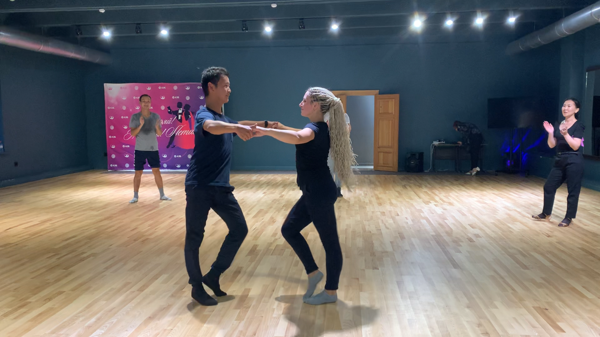 Молодые тренеры обучат жителей Якутии спортивным танцам