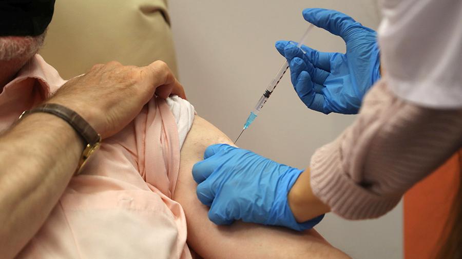 Более 242 тыс якутян прошли полный цикл вакцинации от COVID-19