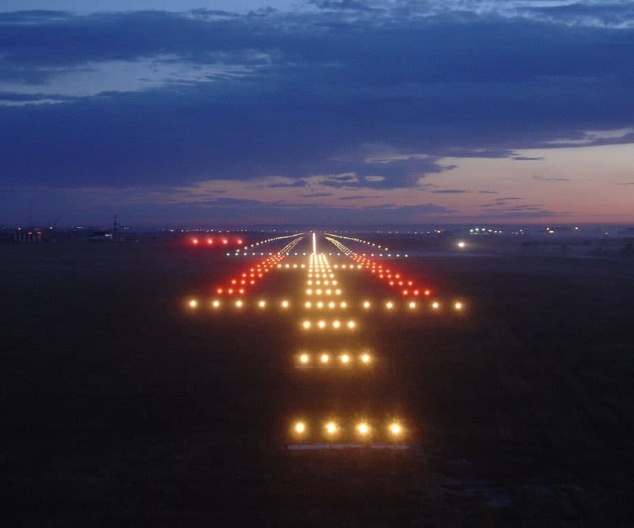 Взлетно-посадочная полоса открылась в аэропорту Якутска после реконструкции