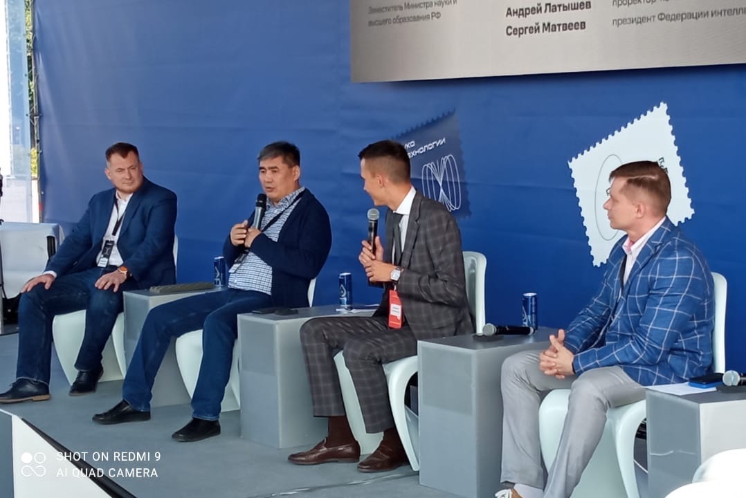 Ректор СВФУ выступил на панельной дискуссии международного фестиваля
