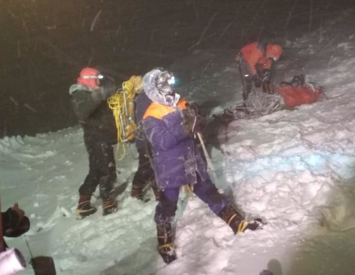Группа альпинистов, среди которых жительница Якутии, потерпела бедствие на Эльбрусе