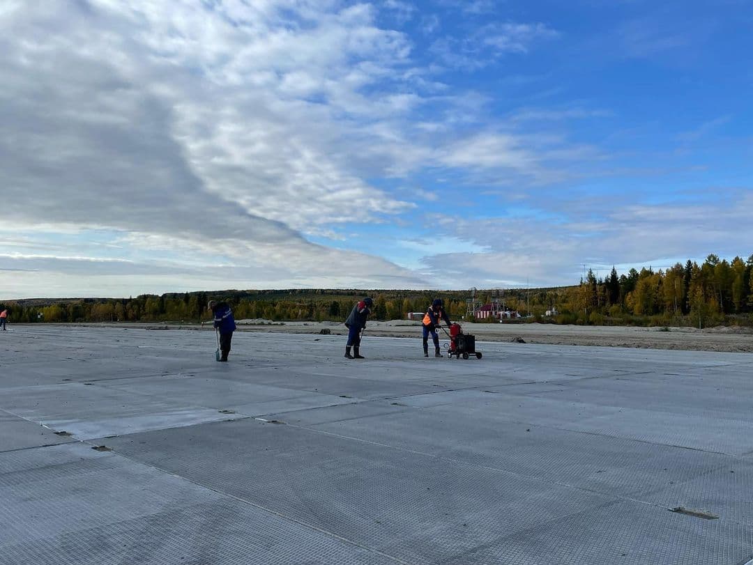Взлетно-посадочную полосу готовят к открытию аэропорту Олекминска в Якутии