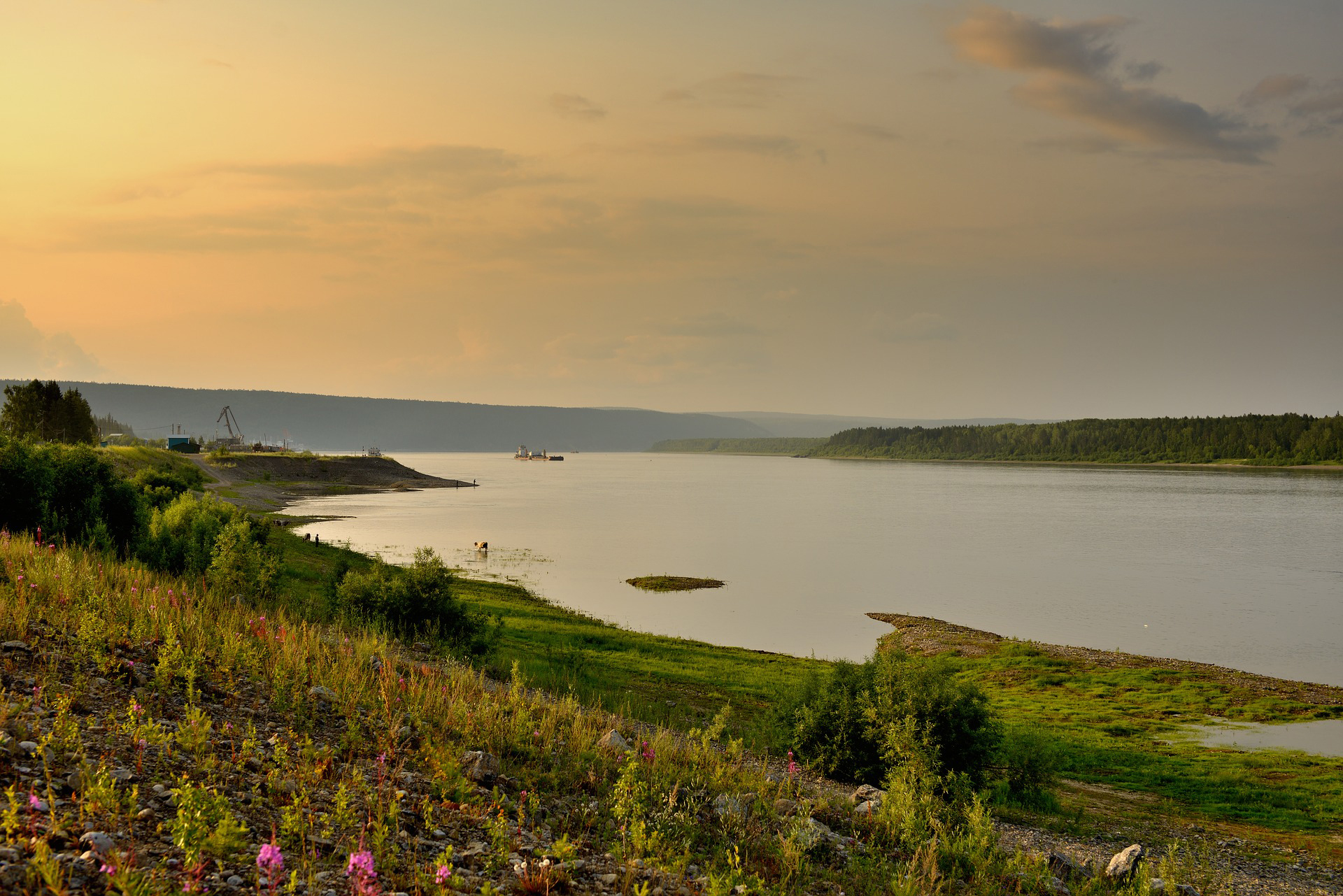 Уровень воды на Лене поднимется на участке Покровск — Табага в Якутии