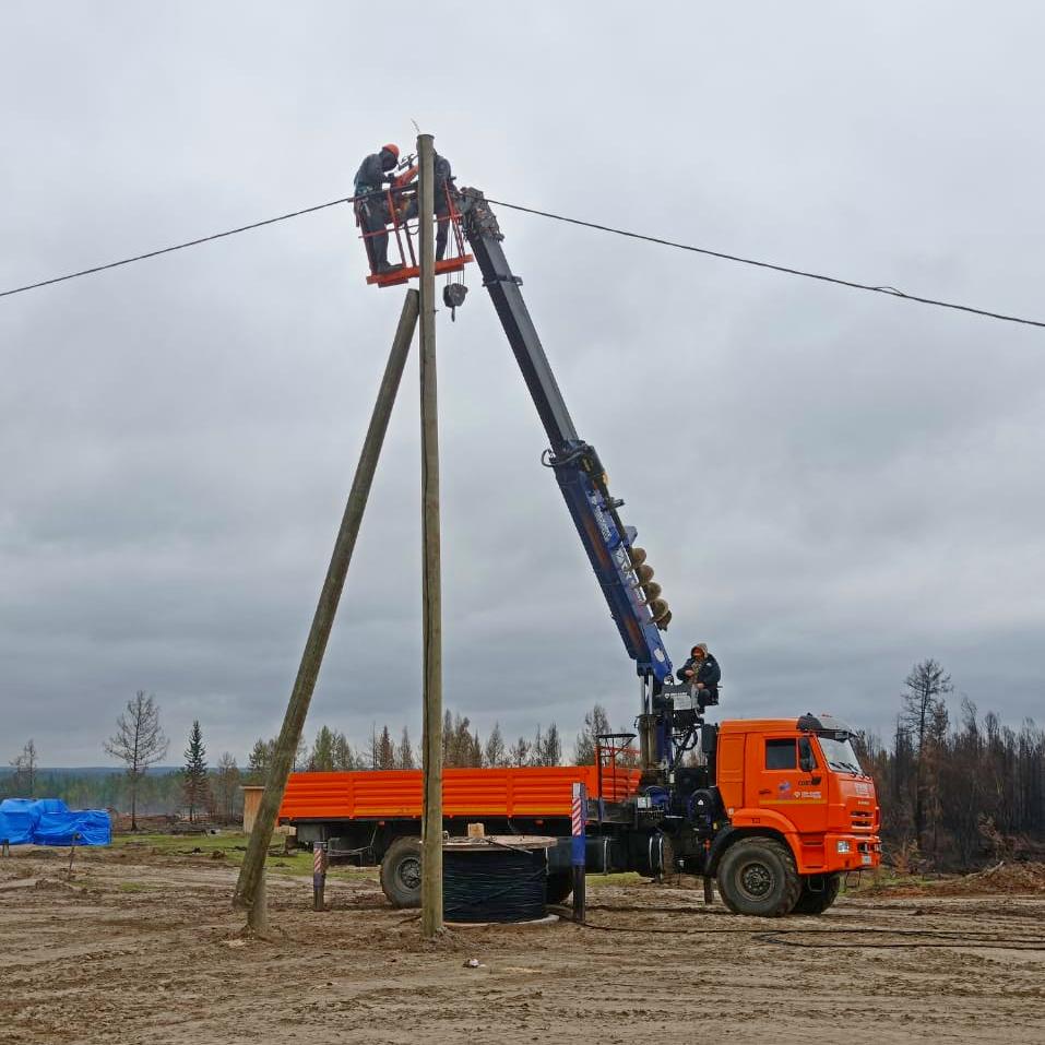 Основные работы по строительству электросетей завершили в селе Бясь-Кюель в Якутии