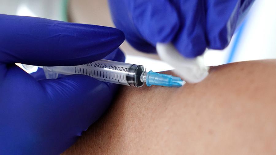 Более 14 тыс человек прошли вакцинацию от COVID-19 в Хангаласском районе Якутии