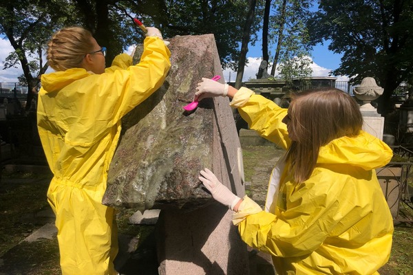 Волонтеры пройдут обучение по реставрации объектов культуры в Якутии