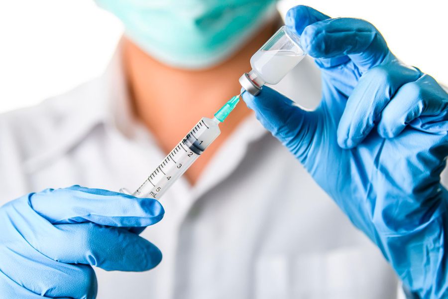 Трутнев поручил ускорить темпы вакцинации от коронавируса в ДФО