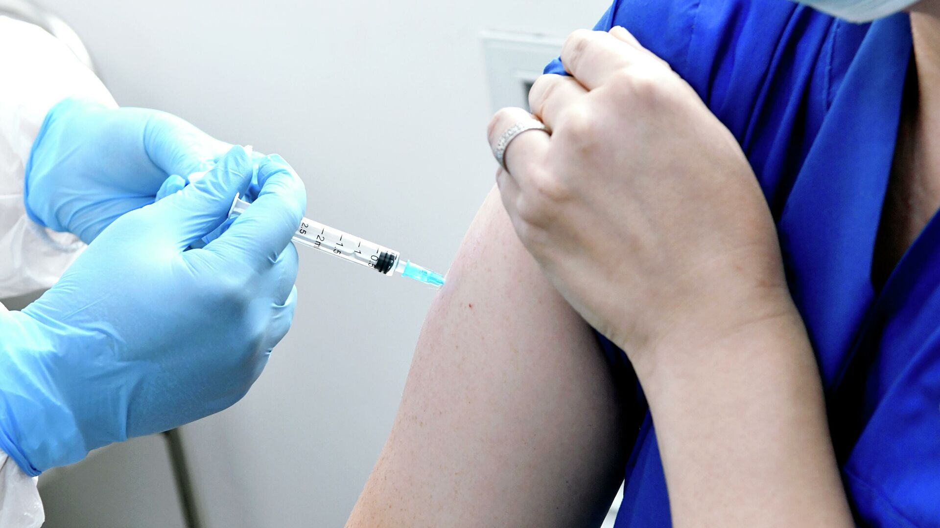 Темпы вакцинации от коронавируса и гриппа ускорят в Якутии