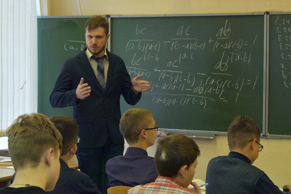 Требования к оплате труда педагогов могут изменить в РФ