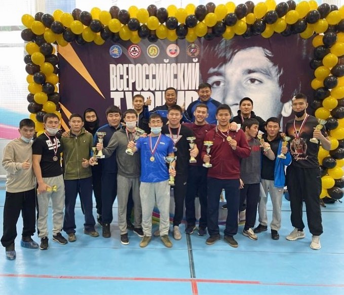 Якутские борцы завоевали более десяти медалей всероссийского турнира