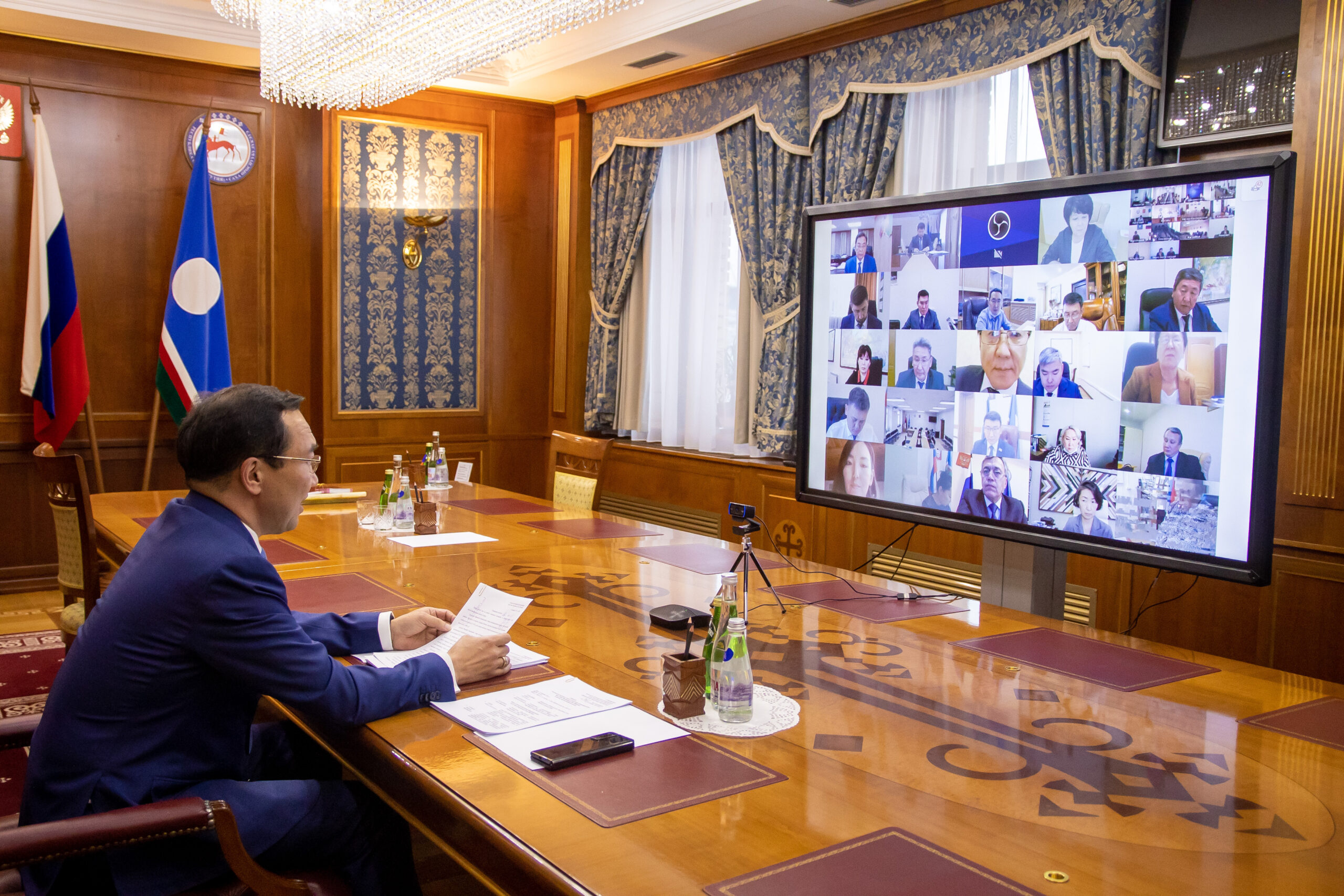 Глава Якутии провел заседание Совета по местному самоуправлению
