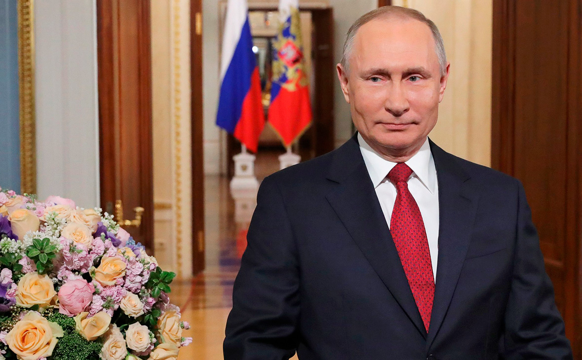 Владимир Путин отмечает 69-летие