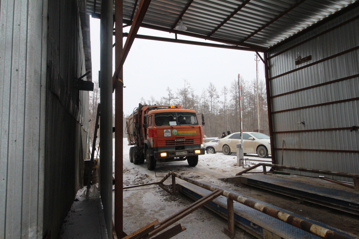 Штрафстоянку для крупногабаритных объектов в Якутске расчистят от старых гаражей