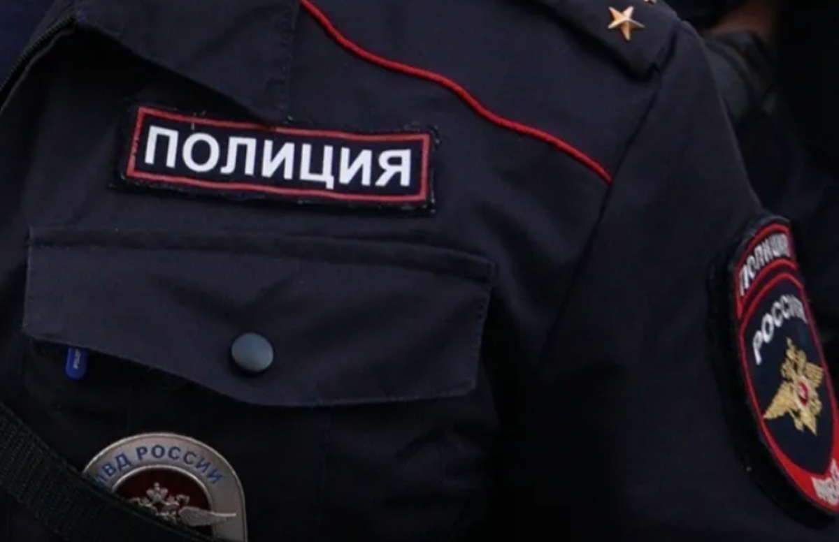 Подозреваемого в серии мошенничеств на сумму более 6,6 млн рублей доставили в Якутию