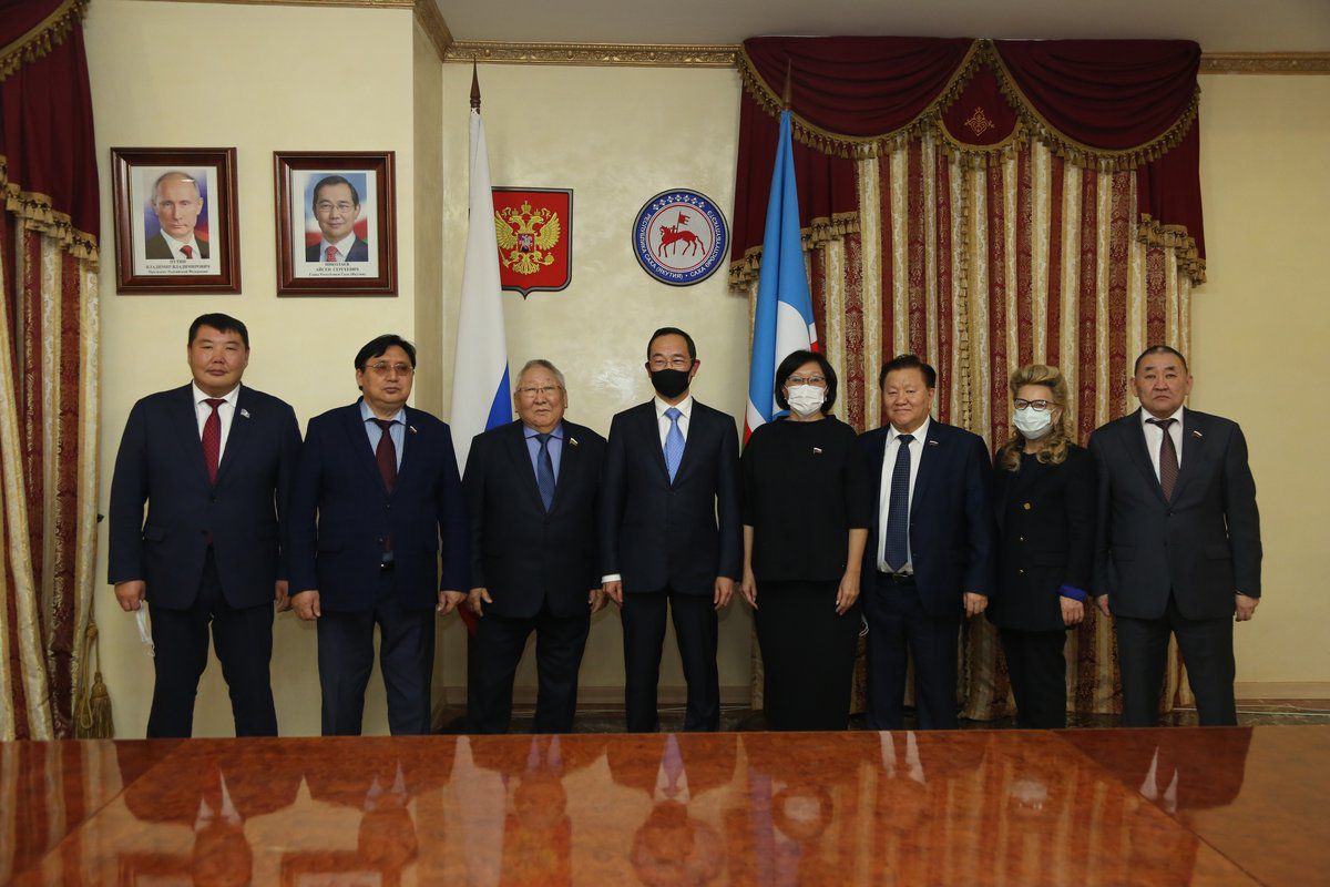 Айсен Николаев встретился с якутянами-депутатами Госдумы и сенаторами