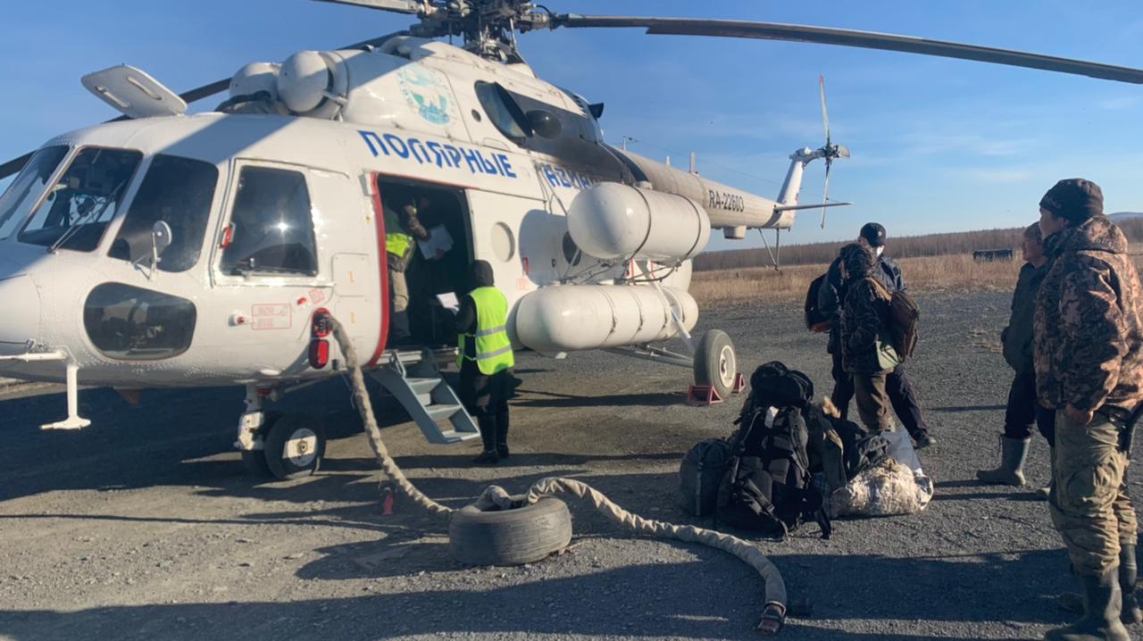 Четырех мужчин спасли в Верхоянском районе Якутии