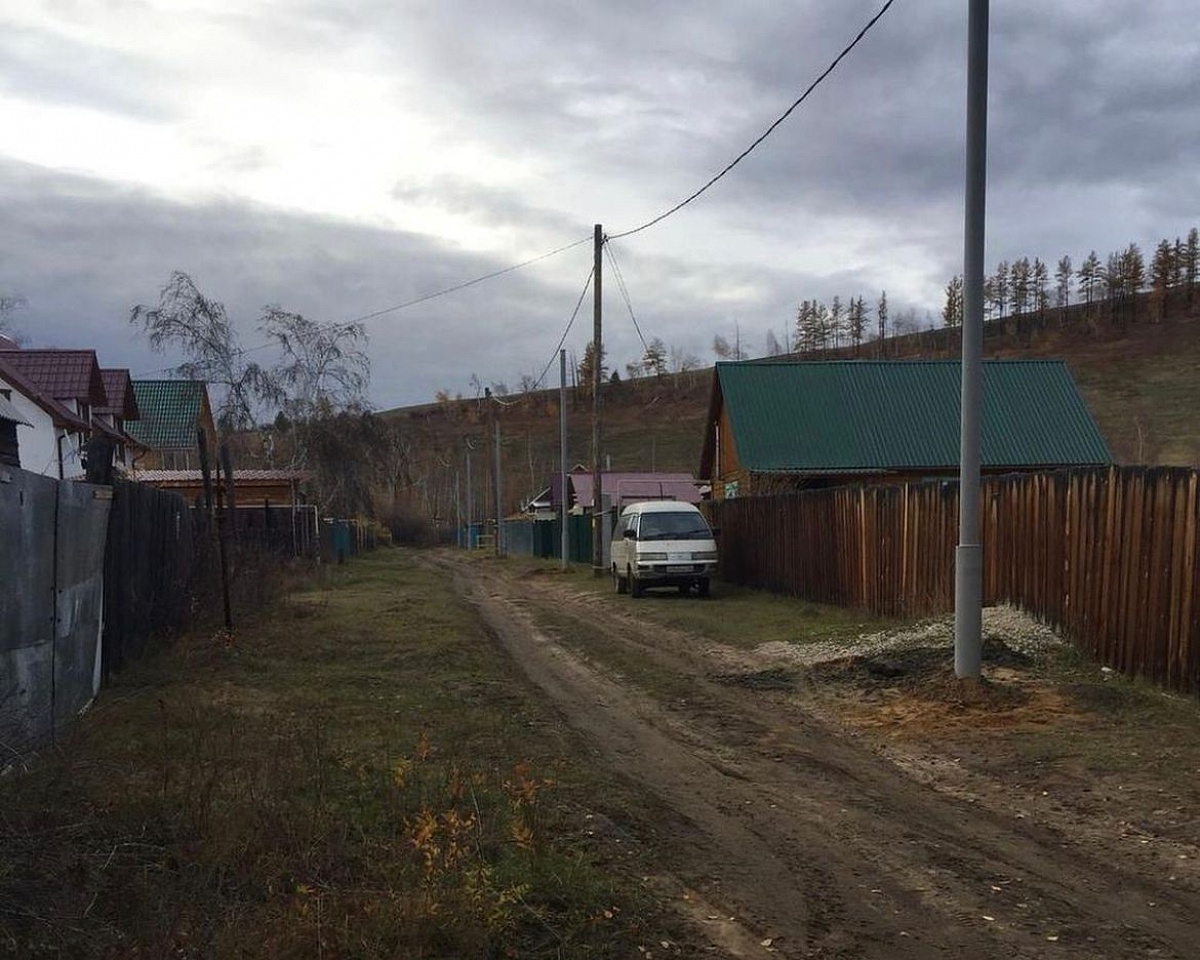 Установку опор наружного освещения завершили в пригородах Якутска
