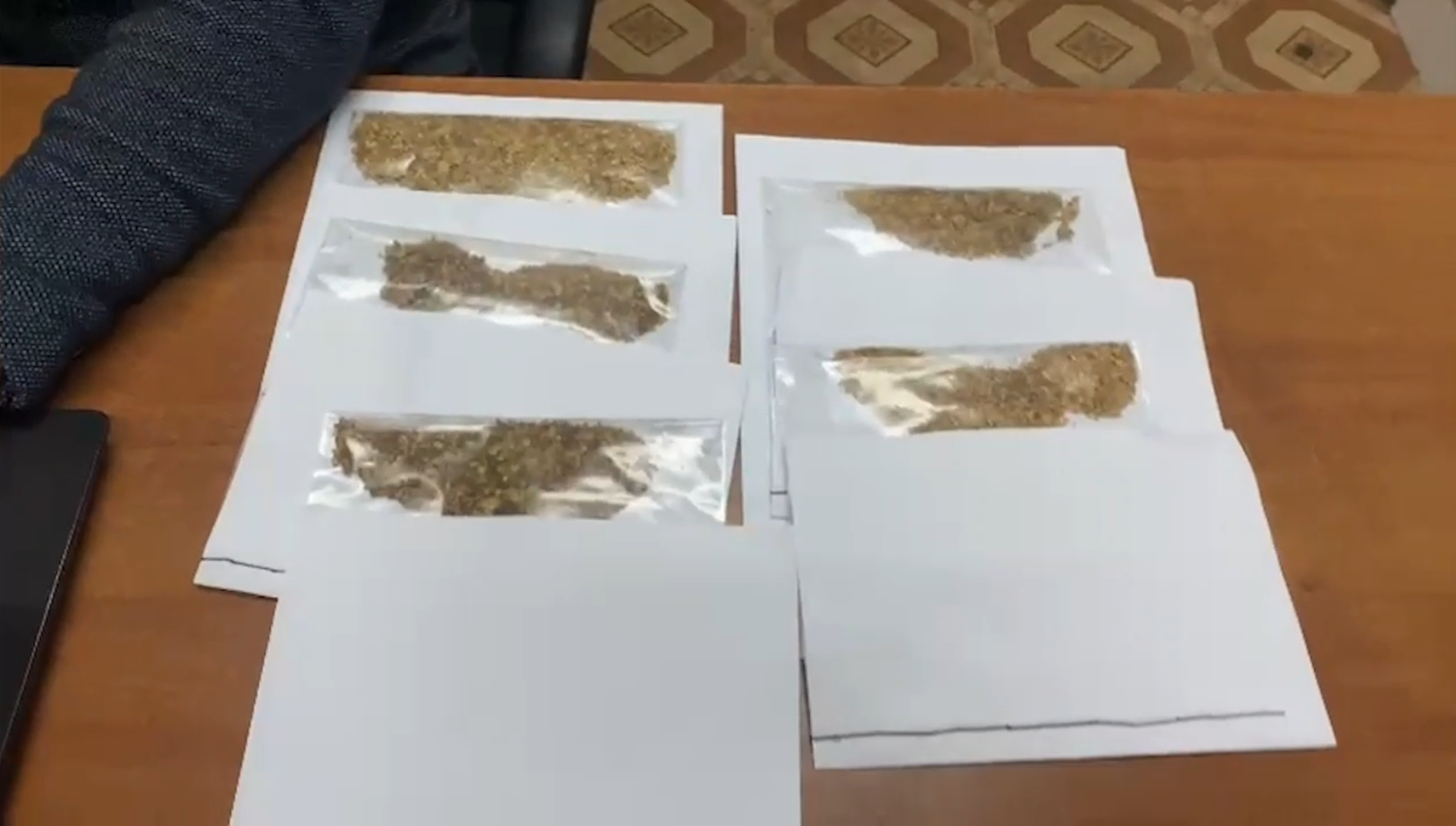 Сварщик пытался вывезти почти килограмм золота в Оймяконском районе Якутии