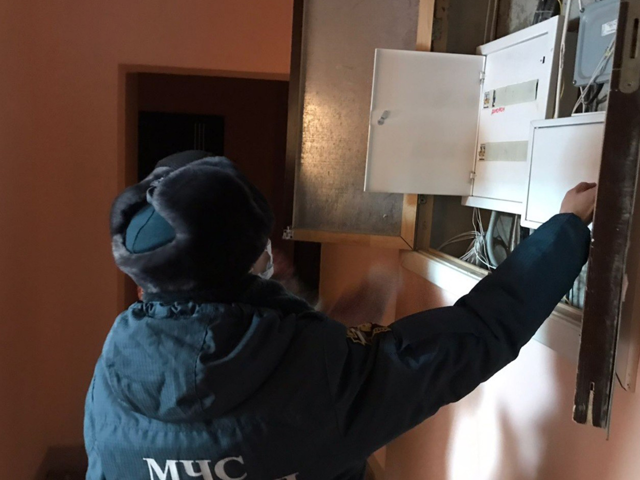 Порядка 190 семьям в Якутии отремонтировали электропроводки и печи в 2021 году