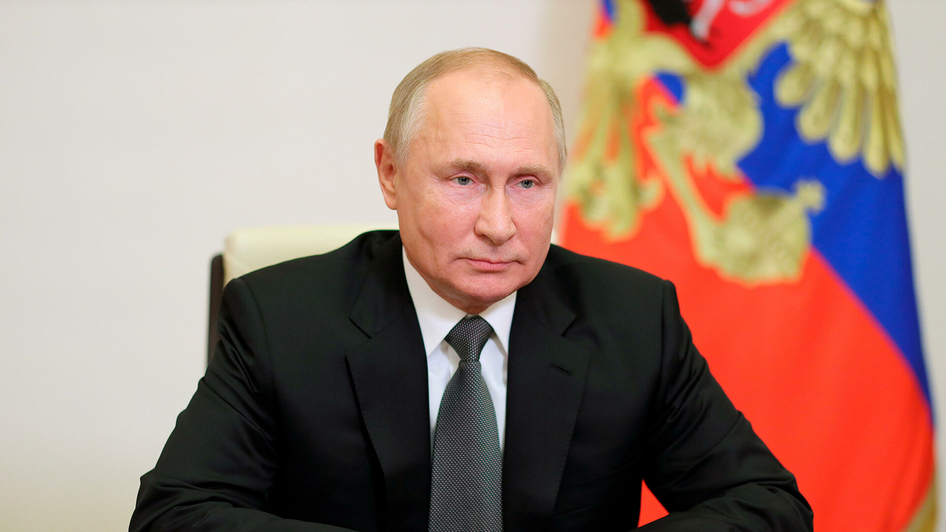 Владимир Путин предложил увеличить МРОТ и прожиточный минимум