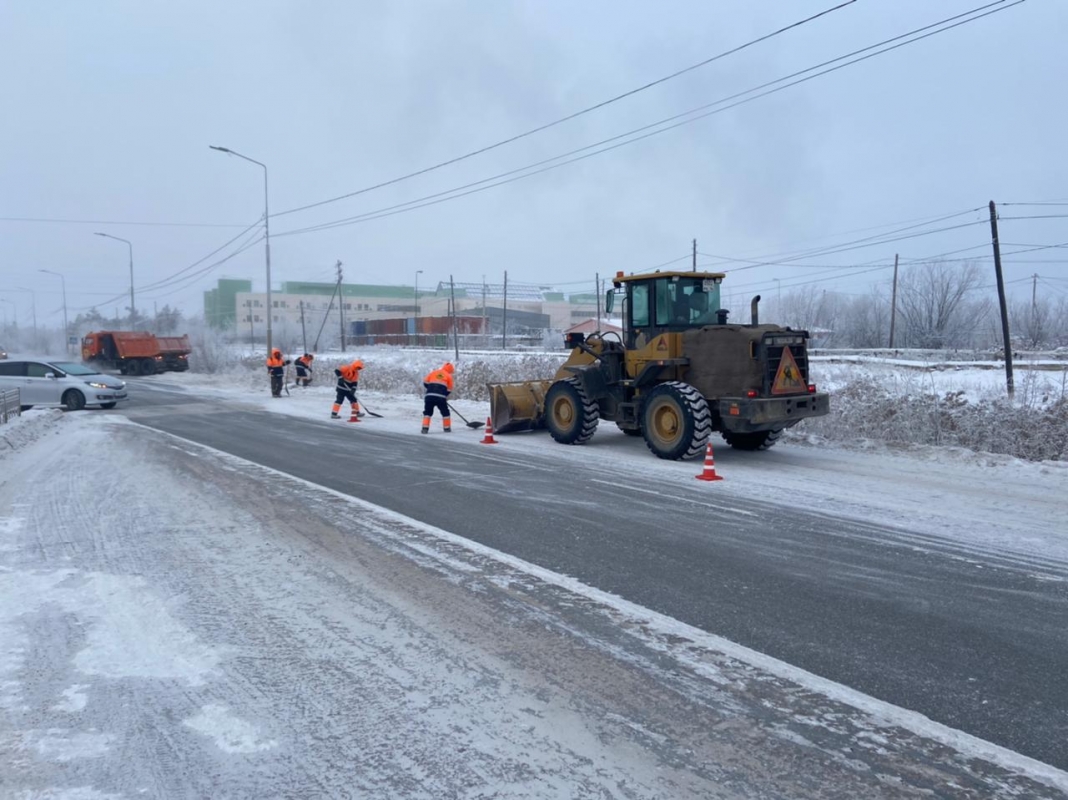 Порядка 35 тыс кубометров снега убрали в Якутске с начала ноября