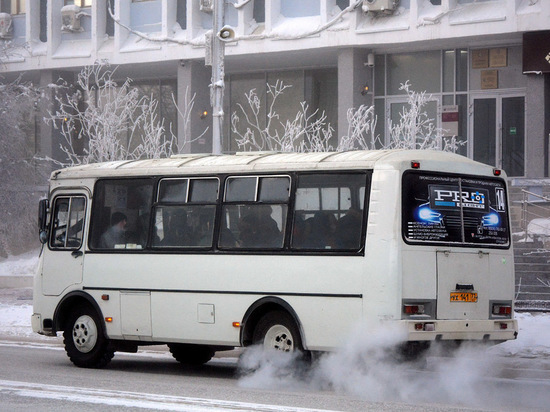 Евгений Григорьев поручил проверить весь автобусный парк Якутска после пожара на маршруте