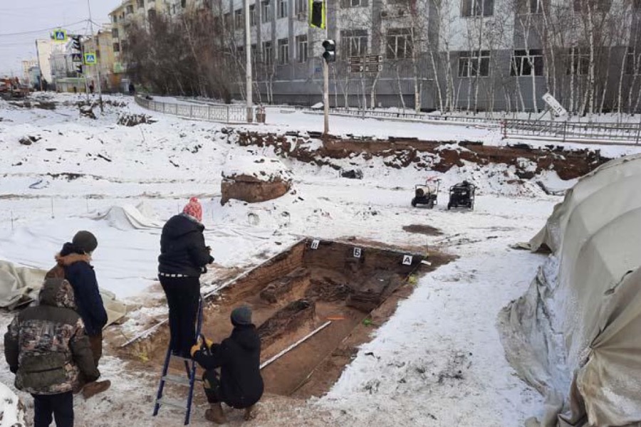 Студенты СВФУ присоединились к раскопкам на проспекте Ленина в Якутске