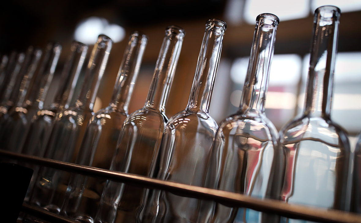 Предприниматель приобрел около семи тонн контрафактного алкоголя для продажи в Нерюнгри
