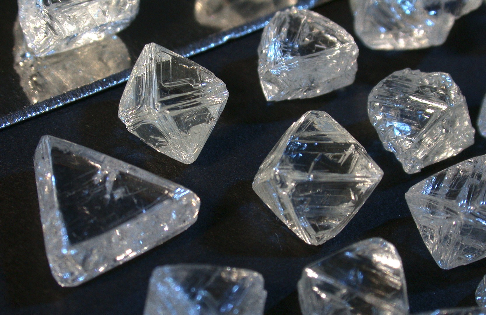 АЛРОСА продала алмазно-бриллиантовую продукцию на 3,581 млрд долларов за десять месяцев