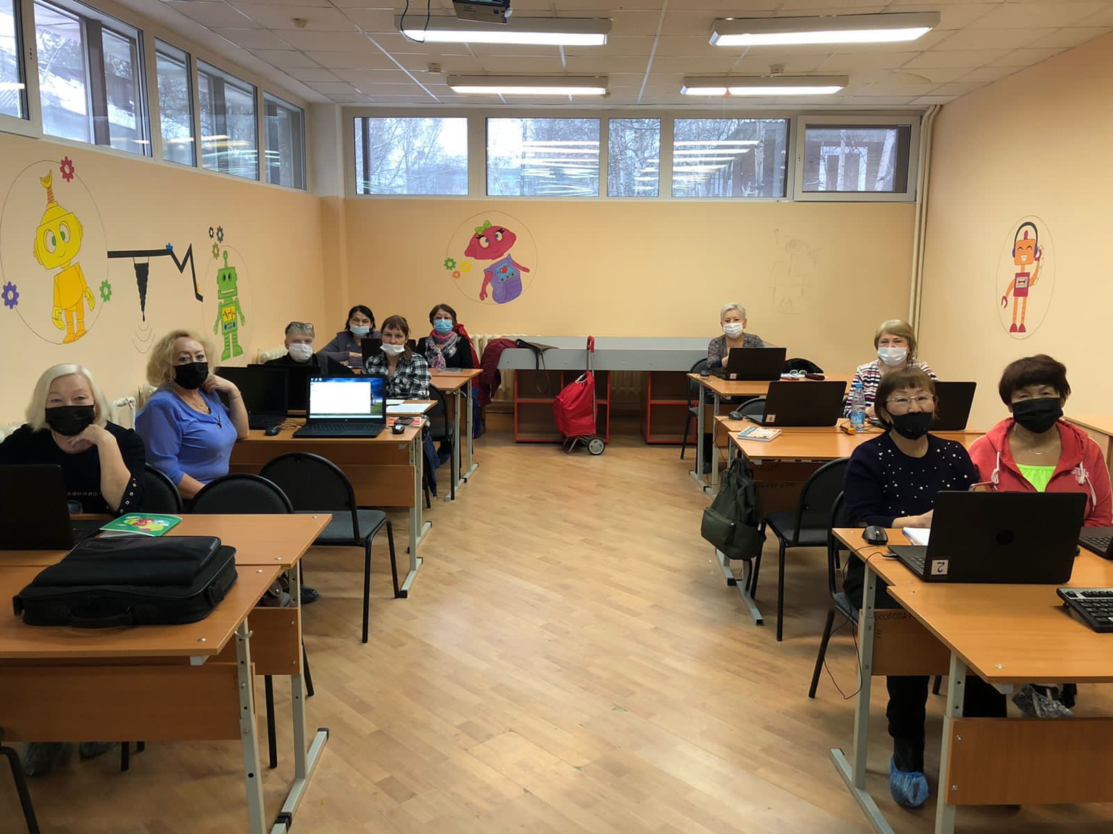 Курсы компьютерной грамотности проводят для пенсионеров якутского Ленска