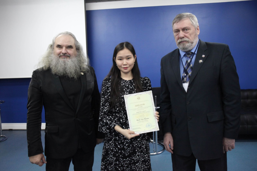 Студентка СВФУ одержала победу на всероссийском конкурсе с докладом о якутских именах