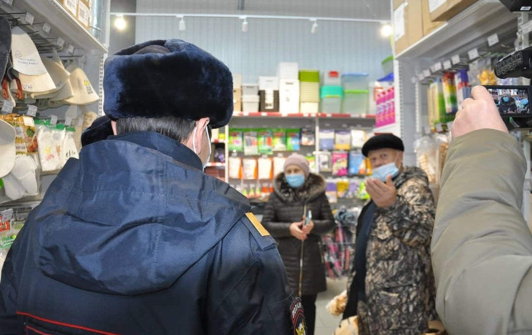 Массовые рейды по соблюдению антиковидных мер проводят в Ленском районе Якутии